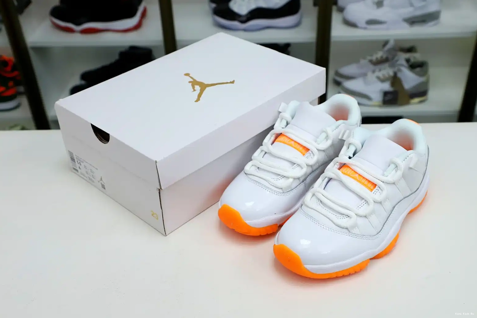 'BRIGHT WMNS Kimikick AIR 11 CITRUS' RETRO LOW JORDAN 0404